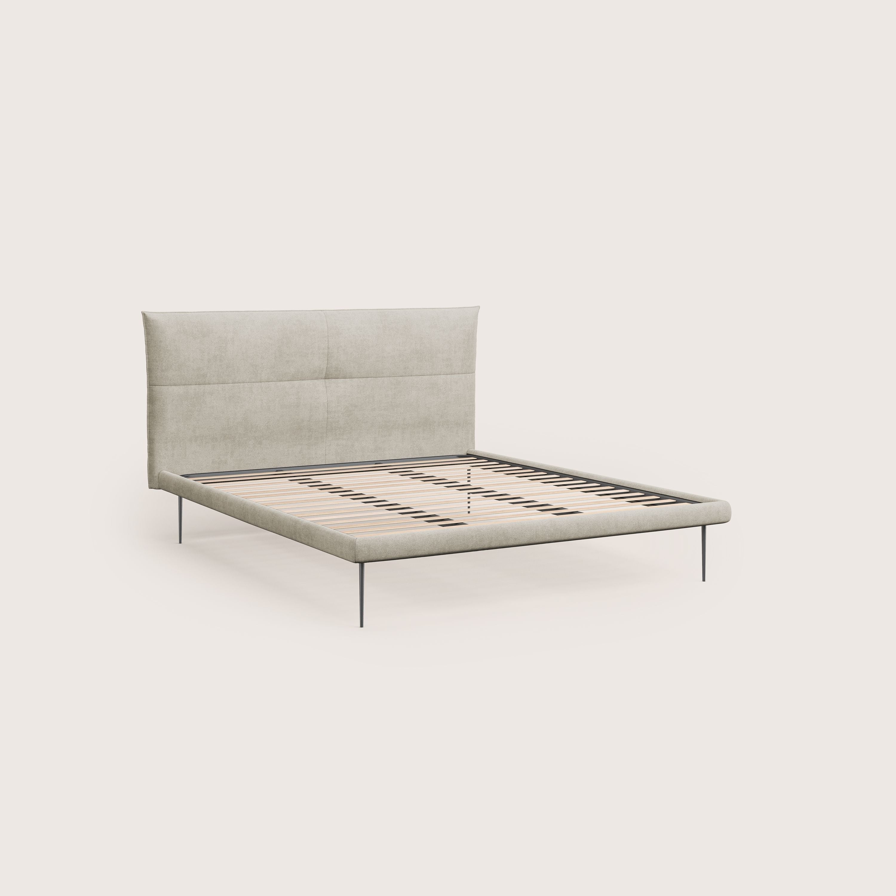 Akiko lit rembourré avec pieds hauts en métal en tissu imperméable T02 crème - Image 7