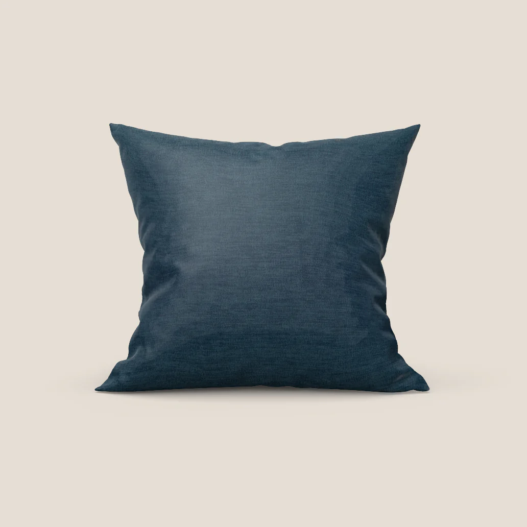 Coussin Aspen disponible en plusieurs couleurs, dans un tissu élégant, doux et lavable T17 bleu
