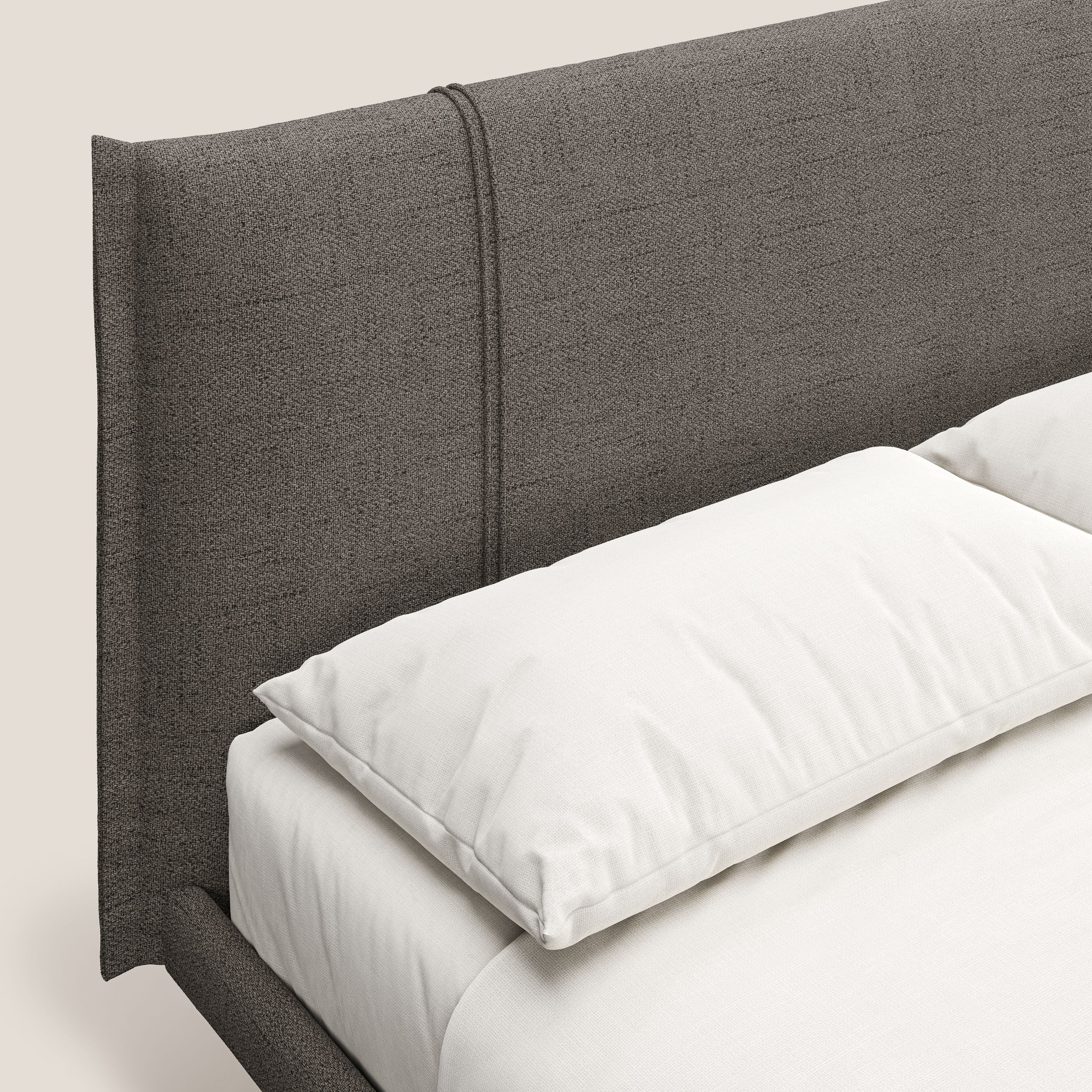 Klaus lit moderne avec pieds foncés et tissu flammé imperméable T03 taupe - Image 5