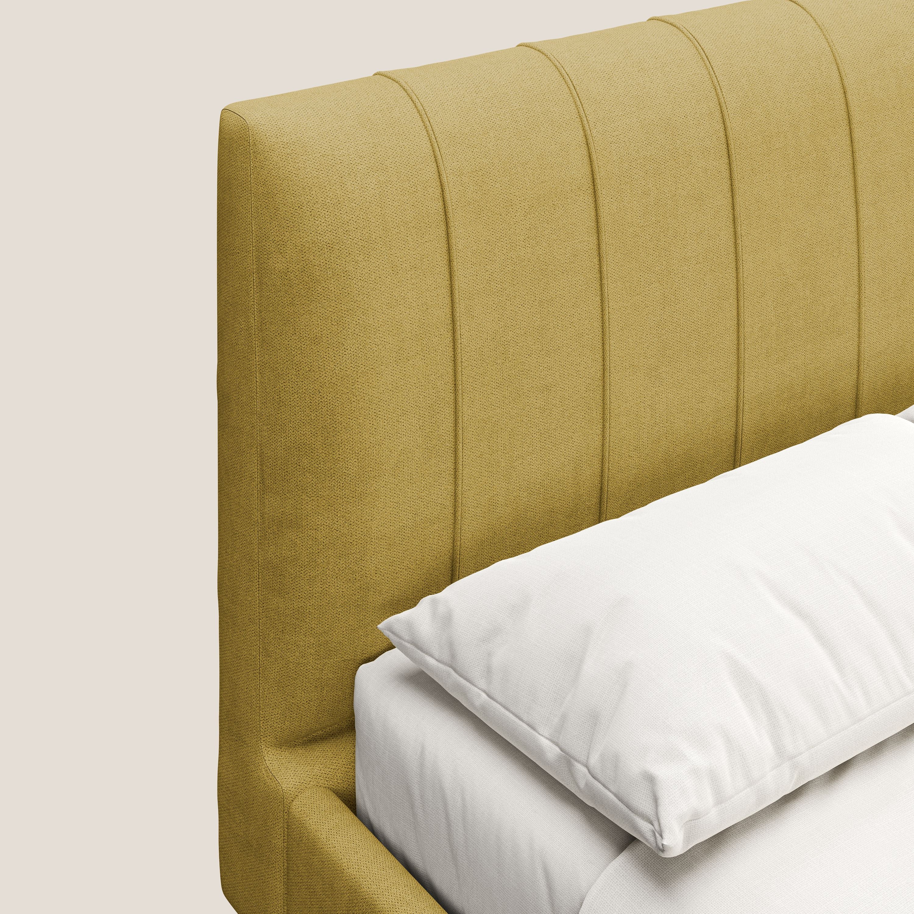 Selene lit rembourré avec pieds bois naturel déhoussable en tissu imperméable T02 jaune - Image 6